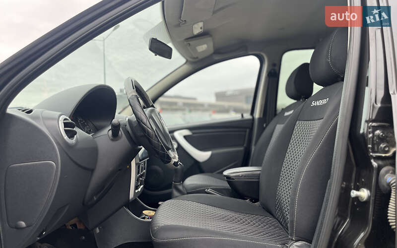 Хетчбек Renault Sandero 2012 в Мукачевому