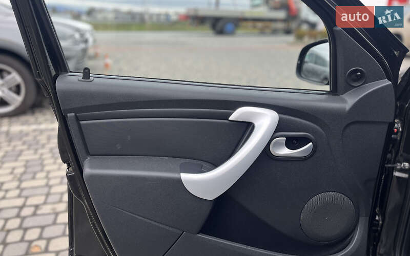 Хетчбек Renault Sandero 2012 в Мукачевому