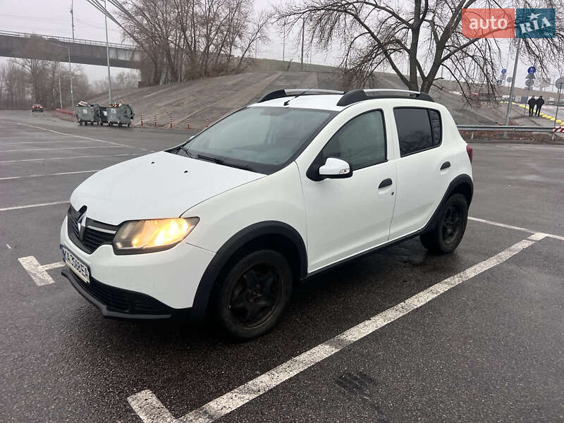 Хетчбек Renault Sandero 2016 в Києві фото 8 Хетчбек Renault Sandero 2016 в Києві
