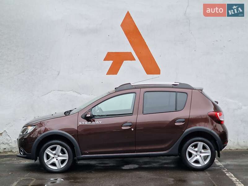 Хэтчбек Renault Sandero 2016 в Одессе