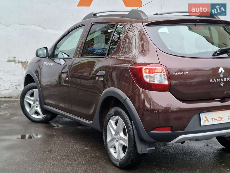 Хэтчбек Renault Sandero 2016 в Одессе