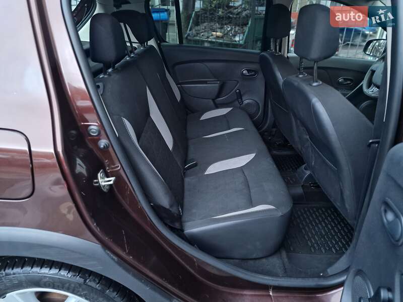 Хэтчбек Renault Sandero 2016 в Одессе