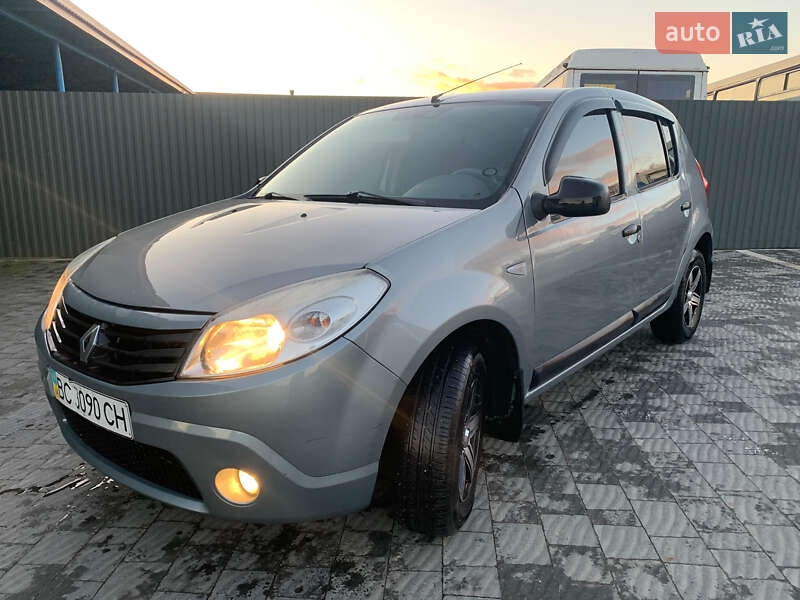 Хетчбек Renault Sandero 2010 в Львові фото 8 Хетчбек Renault Sandero 2010 в Львові