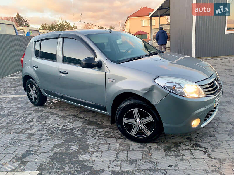 Хетчбек Renault Sandero 2010 в Львові фото 6 Хетчбек Renault Sandero 2010 в Львові