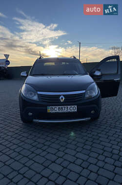 Хэтчбек Renault Sandero 2012 в Львове