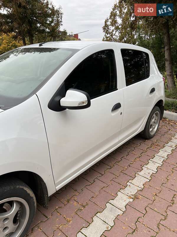 Хэтчбек Renault Sandero 2014 в Тернополе