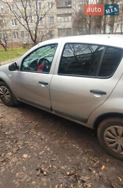 Хетчбек Renault Sandero 2012 в Чернігові