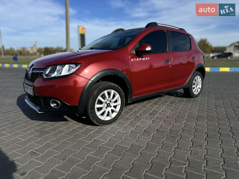 Хэтчбек Renault Sandero 2015 в Белгороде-Днестровском