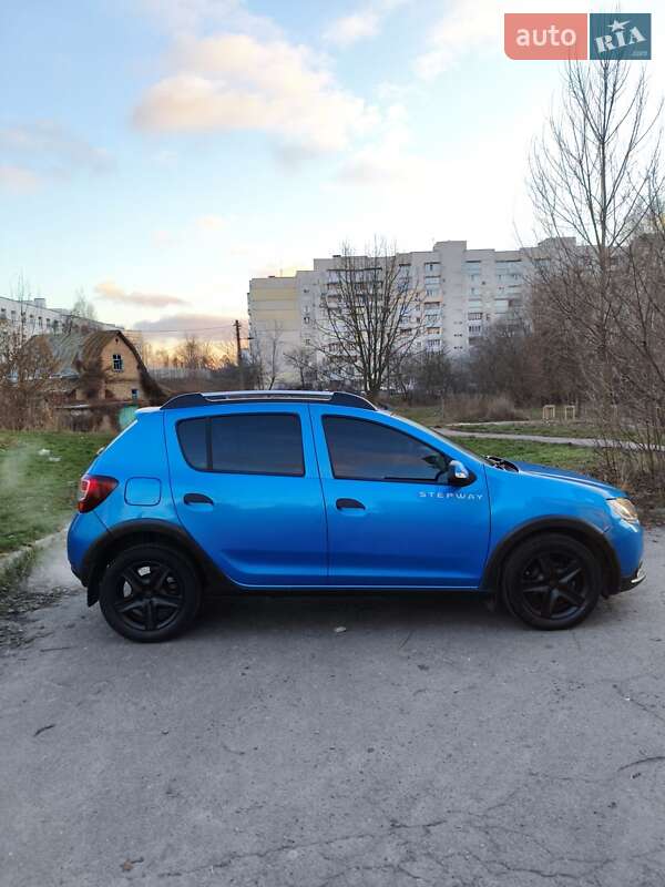 Хэтчбек Renault Sandero 2016 в Киеве