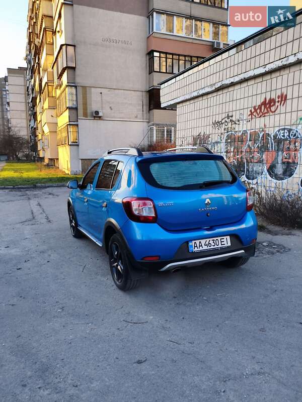 Хэтчбек Renault Sandero 2016 в Киеве