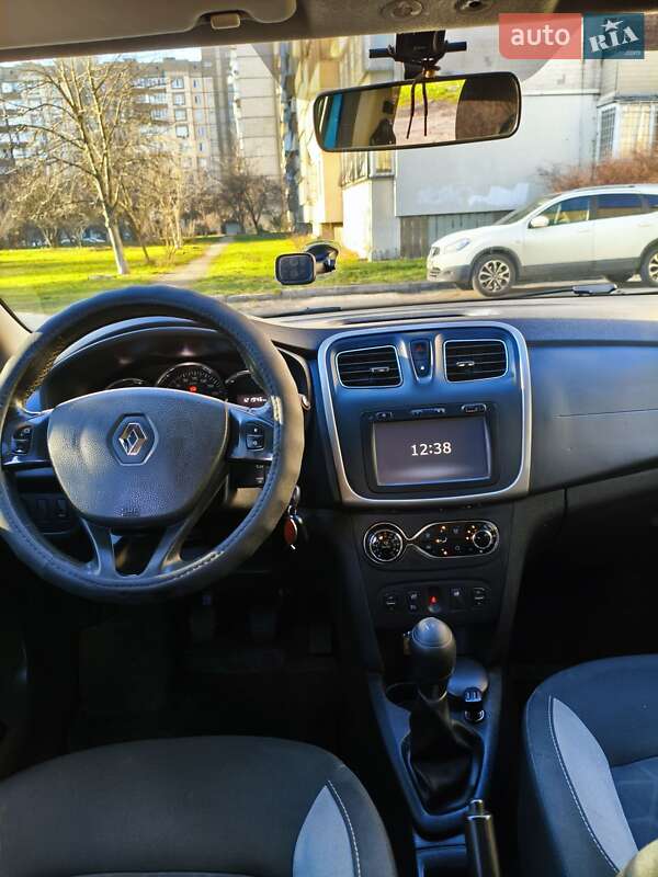 Хэтчбек Renault Sandero 2016 в Киеве