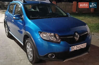 Хэтчбек Renault Sandero 2015 в Львове