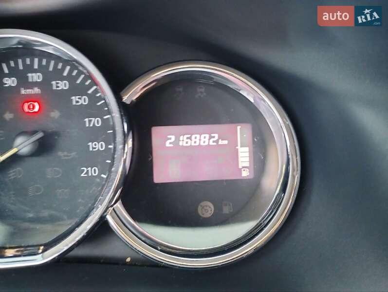 Хэтчбек Renault Sandero 2013 в Царичанке фото 12 Хэтчбек Renault Sandero 2013 в Царичанке