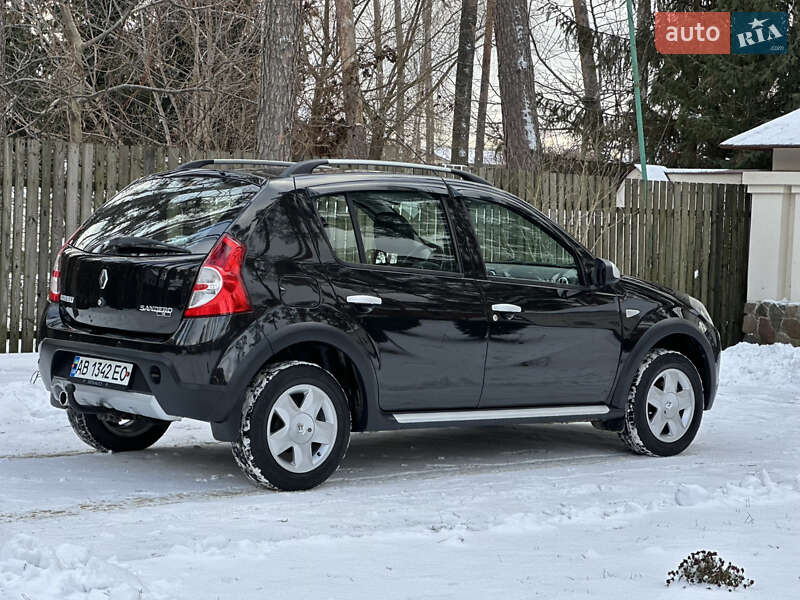 Хетчбек Renault Sandero 2012 в Києві фото 2 Хетчбек Renault Sandero 2012 в Києві