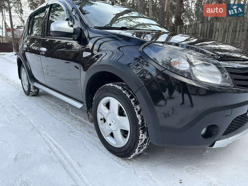 Хетчбек Renault Sandero 2012 в Києві фото 15 Хетчбек Renault Sandero 2012 в Києві