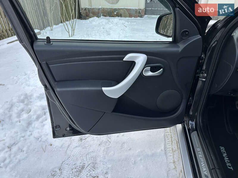 Хетчбек Renault Sandero 2012 в Києві фото 43 Хетчбек Renault Sandero 2012 в Києві