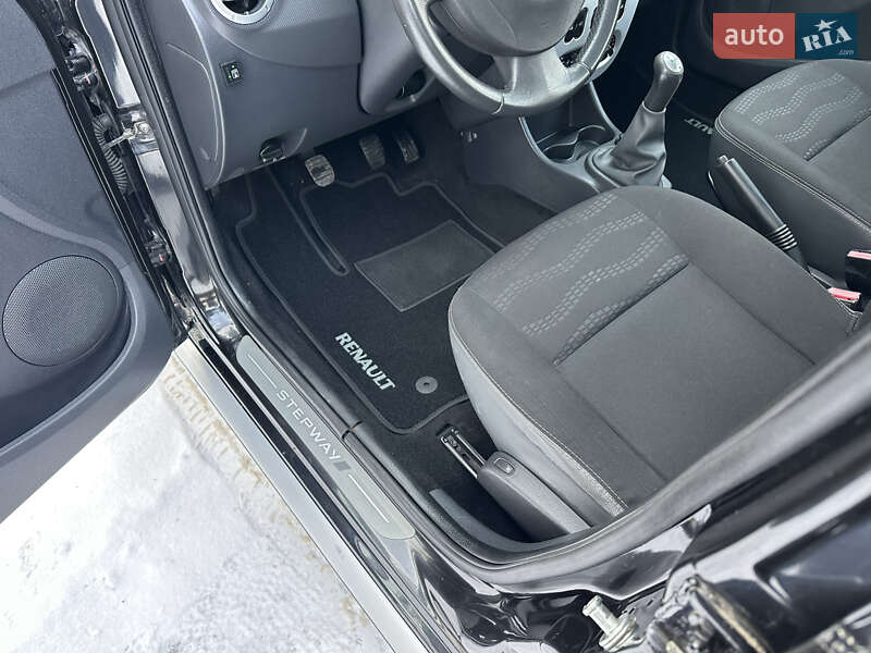 Хетчбек Renault Sandero 2012 в Києві фото 47 Хетчбек Renault Sandero 2012 в Києві