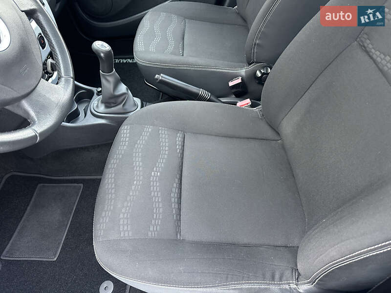 Хетчбек Renault Sandero 2012 в Києві фото 50 Хетчбек Renault Sandero 2012 в Києві