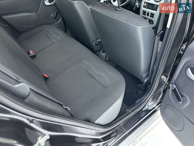 Хетчбек Renault Sandero 2012 в Києві фото 77 Хетчбек Renault Sandero 2012 в Києві