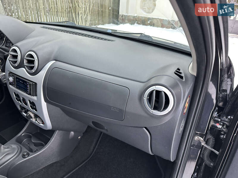 Хетчбек Renault Sandero 2012 в Києві фото 91 Хетчбек Renault Sandero 2012 в Києві