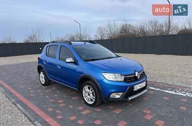 Хэтчбек Renault Sandero 2017 в Виноградове