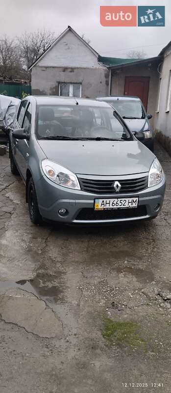 Renault Sandero 2011