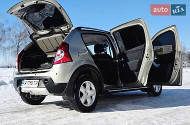 Хэтчбек Renault Sandero 2011 в Киеве