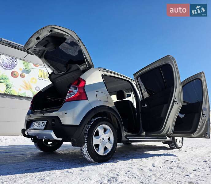 Хэтчбек Renault Sandero 2011 в Киеве