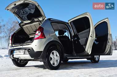 Хетчбек Renault Sandero 2011 в Києві