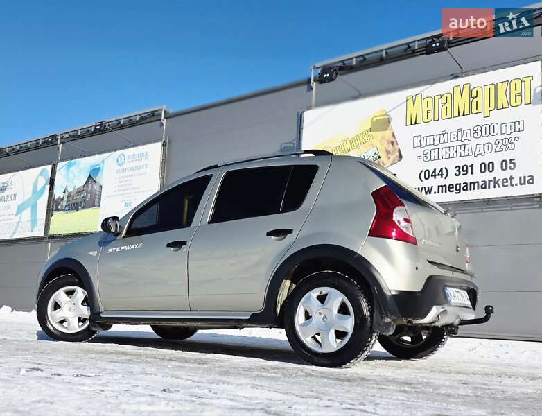 Хэтчбек Renault Sandero 2011 в Киеве