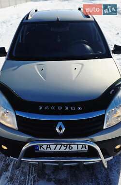 Хэтчбек Renault Sandero 2011 в Киеве