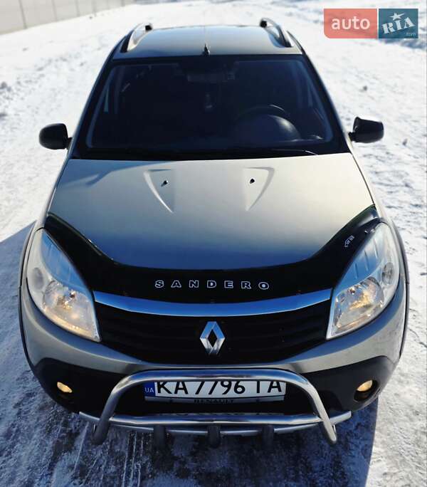 Хэтчбек Renault Sandero 2011 в Киеве