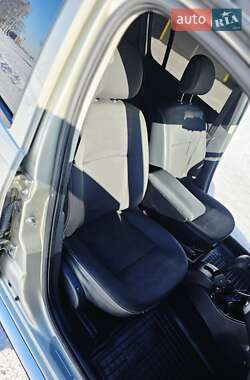 Хэтчбек Renault Sandero 2011 в Киеве