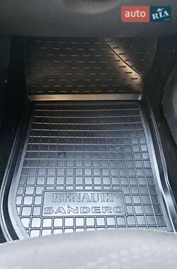Хэтчбек Renault Sandero 2011 в Киеве
