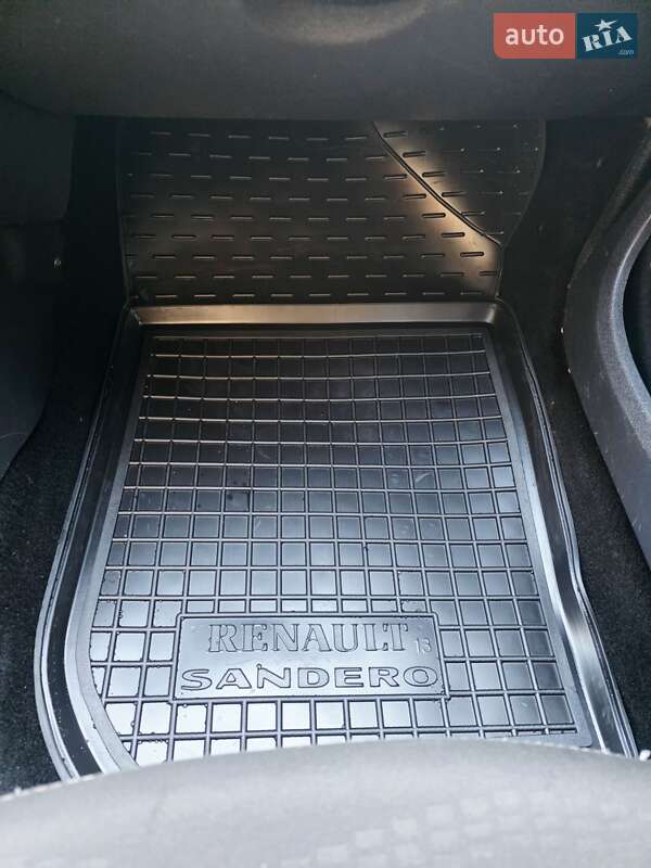 Хэтчбек Renault Sandero 2011 в Киеве