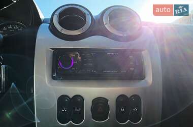 Хэтчбек Renault Sandero 2011 в Киеве