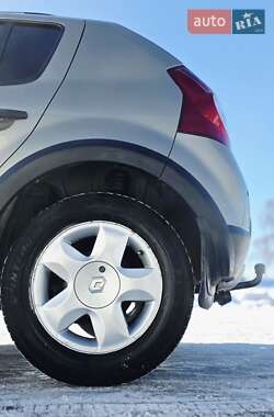 Хэтчбек Renault Sandero 2011 в Киеве