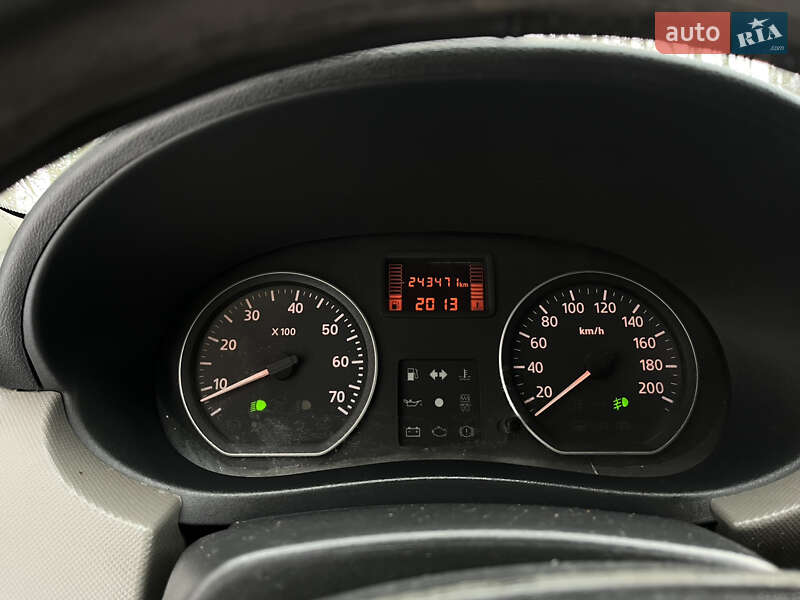 Хэтчбек Renault Sandero 2011 в Хотине