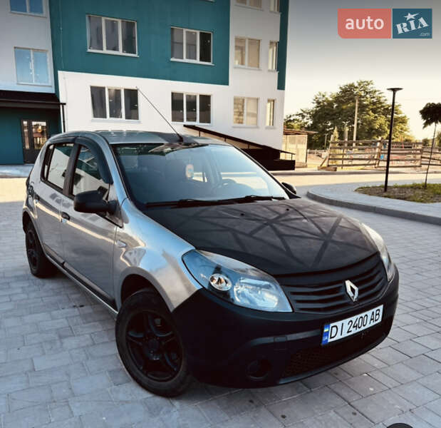Renault Sandero 2010