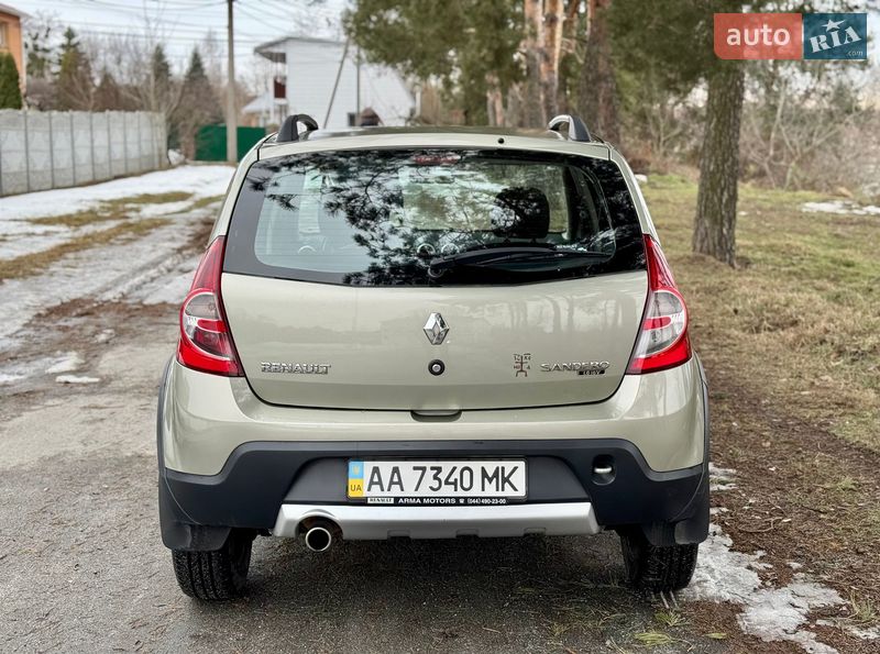 Хэтчбек Renault Sandero 2012 в Киеве