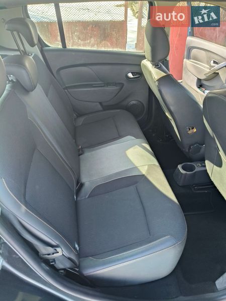 Хэтчбек Renault Sandero 2017 в Киеве