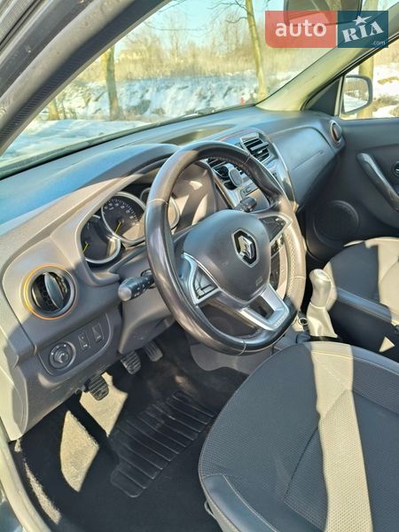 Хэтчбек Renault Sandero 2017 в Киеве