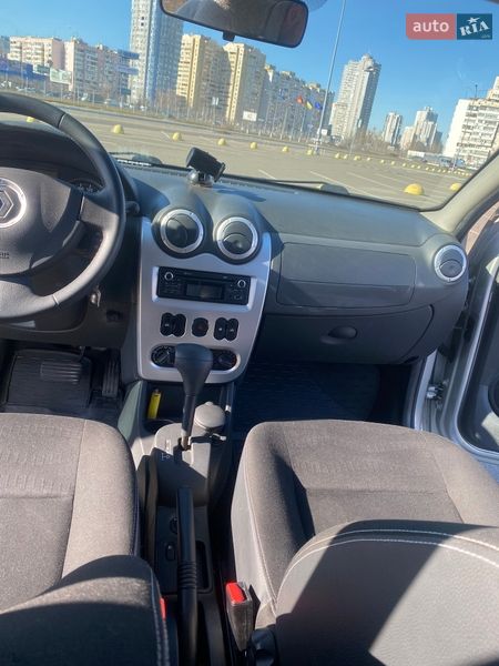 Хэтчбек Renault Sandero 2013 в Киеве