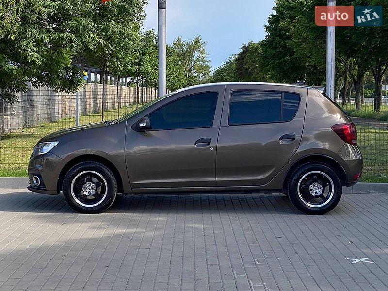 Хэтчбек Renault Sandero 2017 в Днепре фото 5 Хэтчбек Renault Sandero 2017 в Днепре