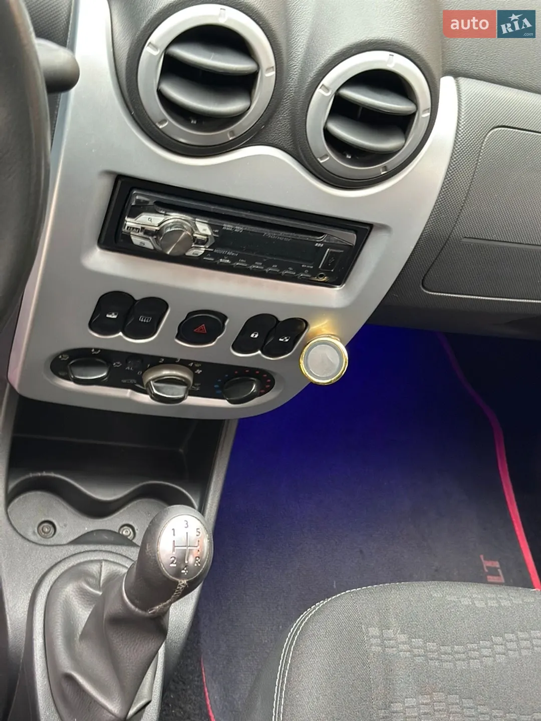 2011 Renault Sandero - мініатюра 37