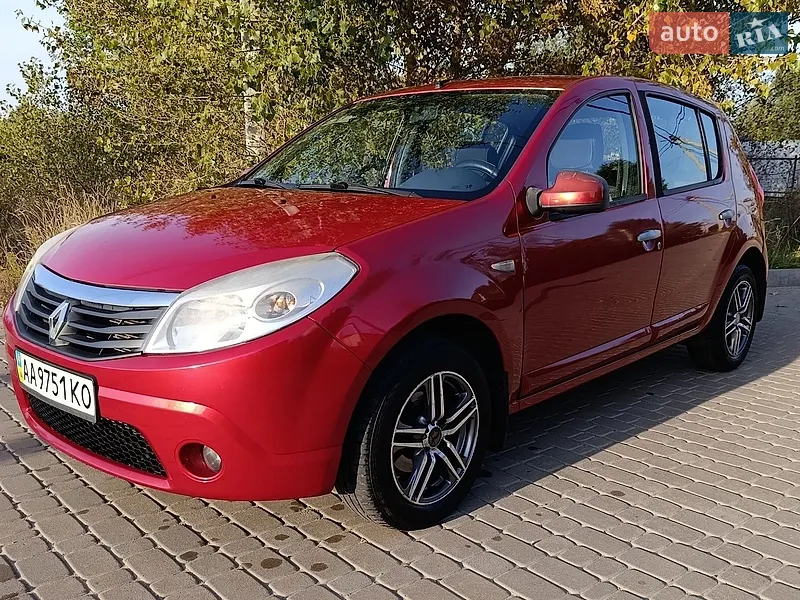 Renault Sandero 2011