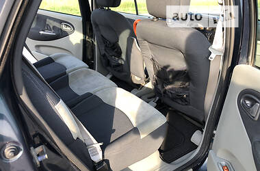 Внедорожник / Кроссовер Renault Scenic RX4 2002 в 
