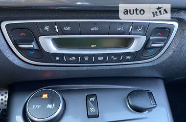 Минивэн Renault Scenic XMOD 2013 в 
