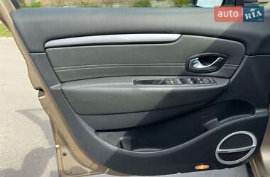 Минивэн Renault Scenic XMOD 2013 в 