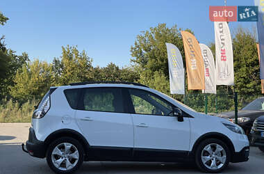 Минивэн Renault Scenic XMOD 2013 в 